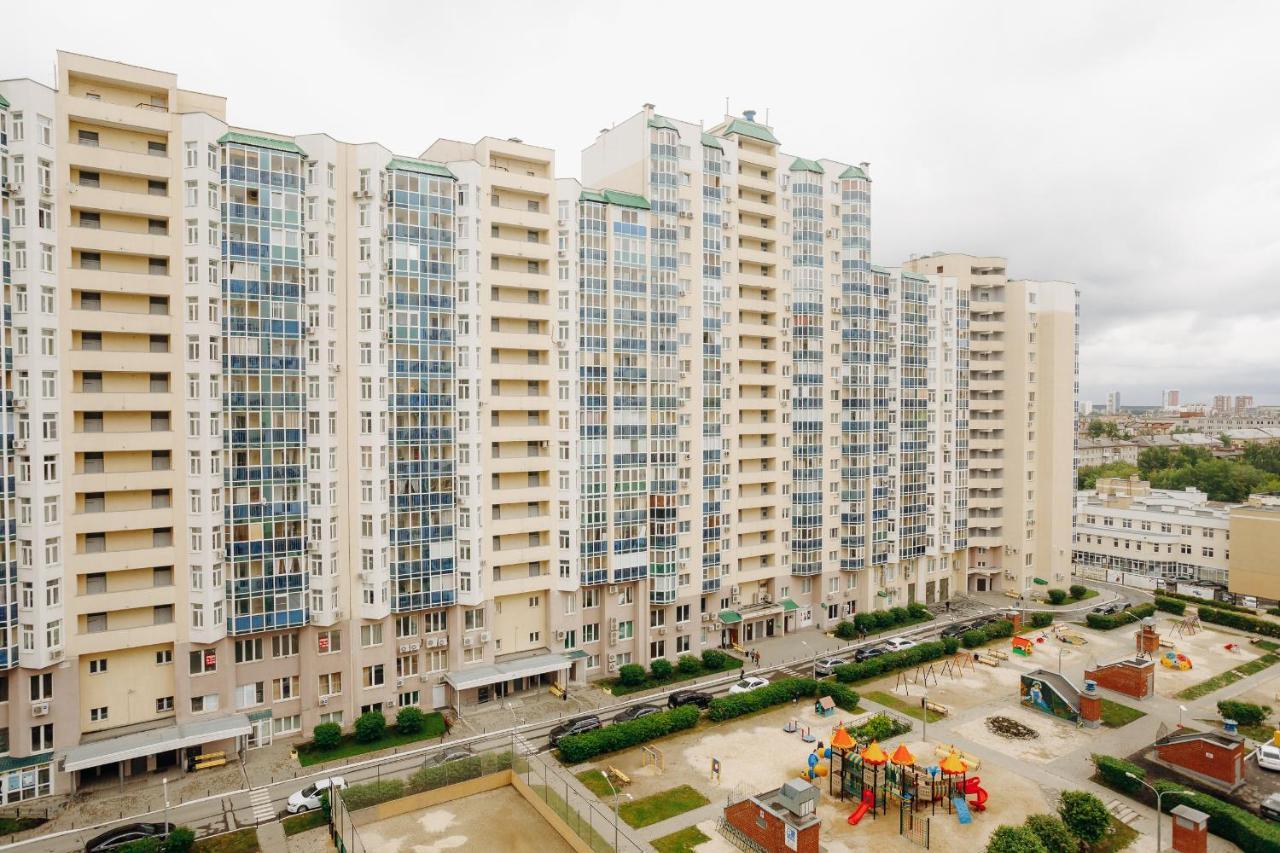 Arenda Kvartiry V Bazhovskom Apartamento Ecaterimburgo Exterior foto